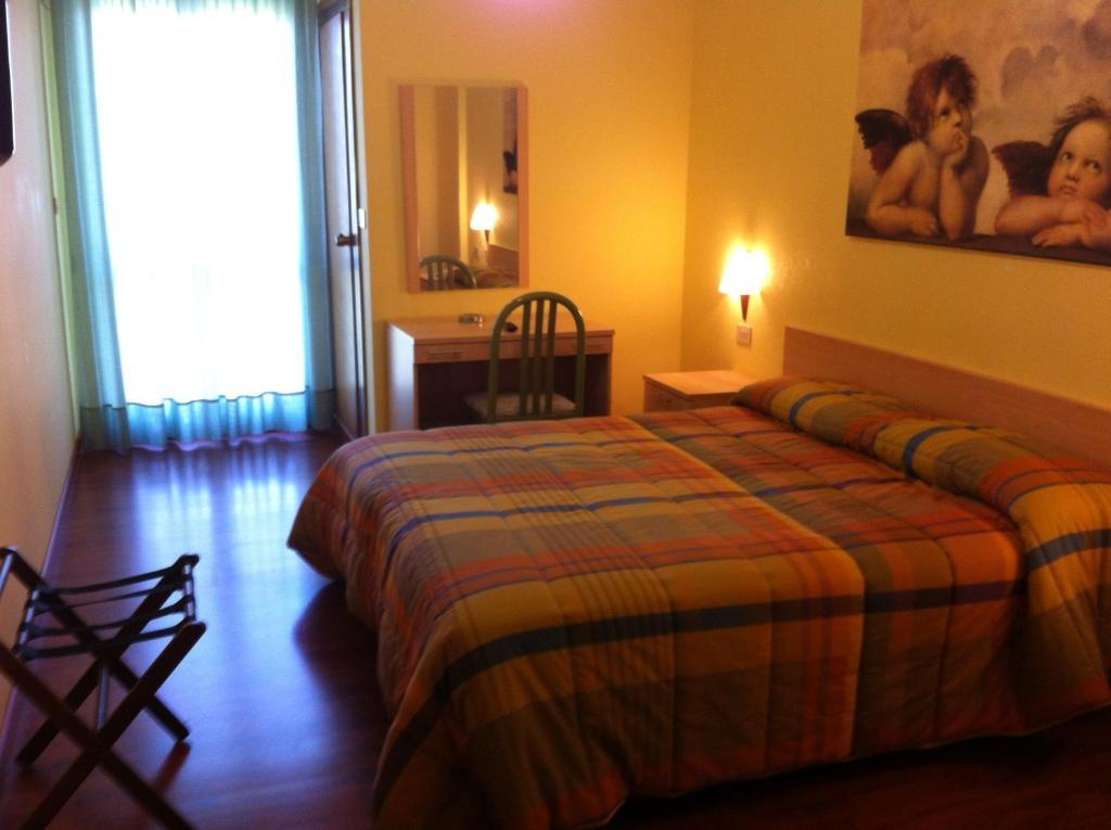 Hotel Atleti Foggia Room photo